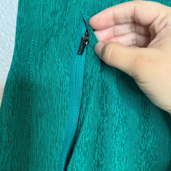 Athleta Echo Shorts Green 6 - Picture 4 of 5